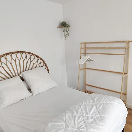 150m De La Apartment